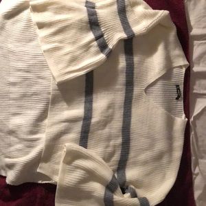 I’m selling my jumper i never wore it Shein size S